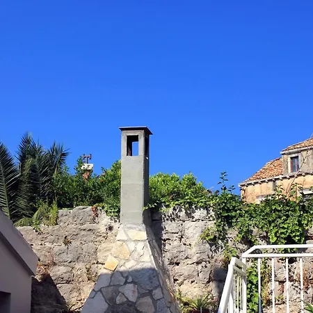 Apartment By The Sea Veliki, Dubrovnik - 2107 Zaton (Dubrovnik-Neretva)