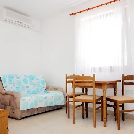 Apartment By The Sea Veliki, Dubrovnik - 2107 Zaton (Dubrovnik-Neretva)